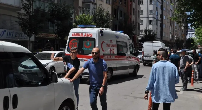 Eskişehir’de Ambulans Trafikte Sıkıştı