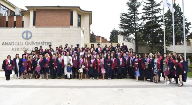 Eskişehir’de Anadolu Üniversitesi Mezunlarını Uğurladı