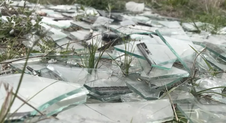 Eskişehir’de Cam Parçaları Tedirgin Ediyor