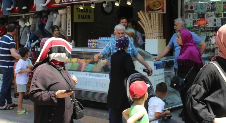 Eskişehir’de Dondurmacı Önünde Tartışma Çıktı!