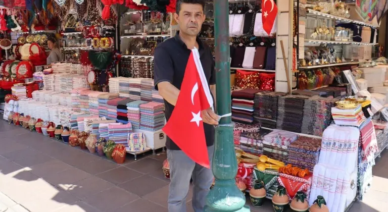 Eskişehir’de Elektrik Direğine Türk Bayrağı Astırmadılar!