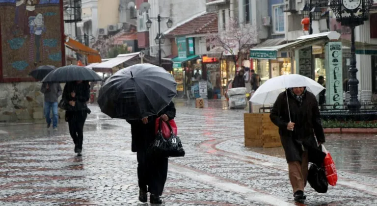 Eskişehir’de Hava Parçalı Bulutlu ve Sağanak Yağışlı