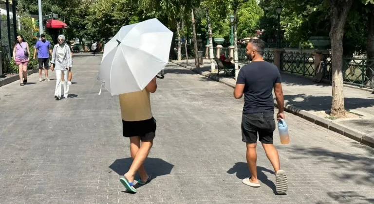 Eskişehir’de Güneşe Karşı Şemsiye Önlemi Sürüyor