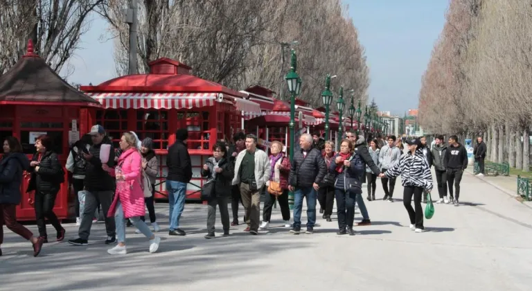 Eskişehir’de Güzel Hava Sazova’yı Doldurdu