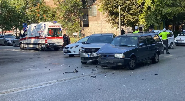 Eskişehir'de İki Otomobil Çarpıştı: 1 Yaralı