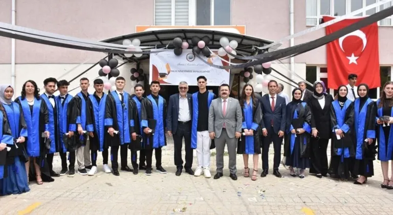 Eskişehir’de İnönü Anadolu Lisesi Öğrencileri Kep Attı