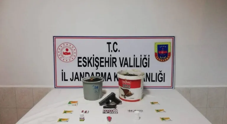 Eskişehir’de Jandarma Ekiplerinden Uyuşturucu Operasyonu