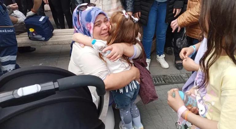 Eskişehir’de Kalabalıkta Kaybolan Çocukları Polis Buldu