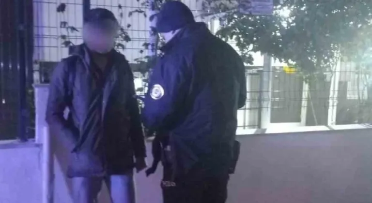 Eskişehir’de polis ekipleri kız öğrenci yurtları çevresini denetledi