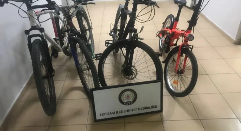 Eskişehir’de Polis Ekipleri 5 Çalıntı Bisiklet Ele Geçirdi