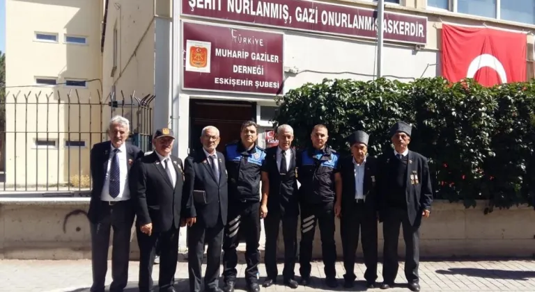 Eskişehir’de Polis Ekiplerinden Gaziler Günü Ziyareti