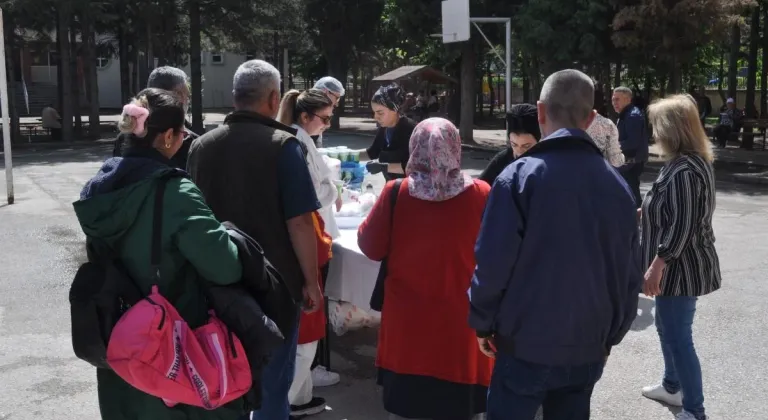 Eskişehir’de Seçmenlere Bu Defa Pilav Ayran Sürprizi