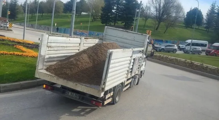 Eskişehir’de Tehlike Yaratan Kasa Kapağı Açık Kamyon