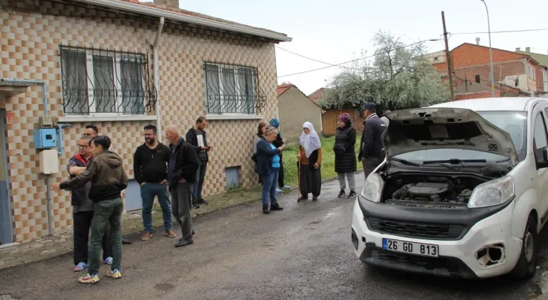 Eskişehir’de Yıldırım Düşen Mahalle Büyük Zararda