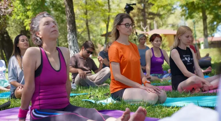 Eskişehir’de Yoga ve Sağlıklı Beslenme Kampı Düzenlendi