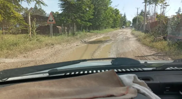 Eskişehir’de Yunus Emre’ye Yakışmayan Bozuk Yollar