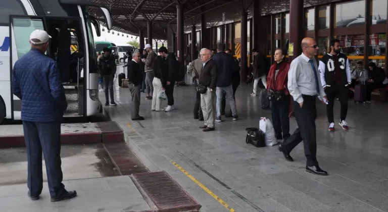 Eskişehir’deki Depremzedeler Memleketlerine Dönüyor