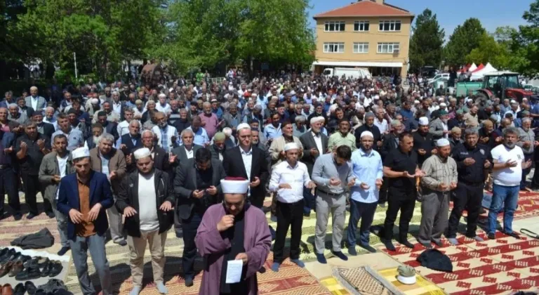 Eskişehir’e Yağmur Yağsın Diye Dua Ettiler