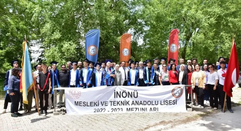 Eskişehir’in İnönü İlçesinde Mezuniyet Sevinci