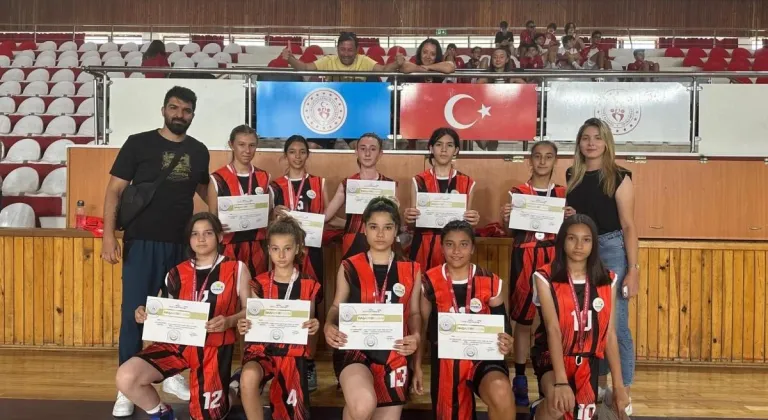 Eskişehirli Genç Basketbolculardan Bölge Birinciliği