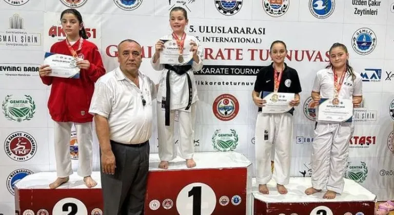 Eskişehirli minik sporcu uluslararası karate turnuvasında birincilik elde etti