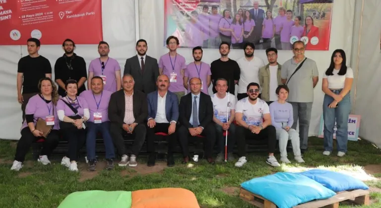 Ezel Akay ve Gürkan Hacır Festivalde Gençlerle Buluştu