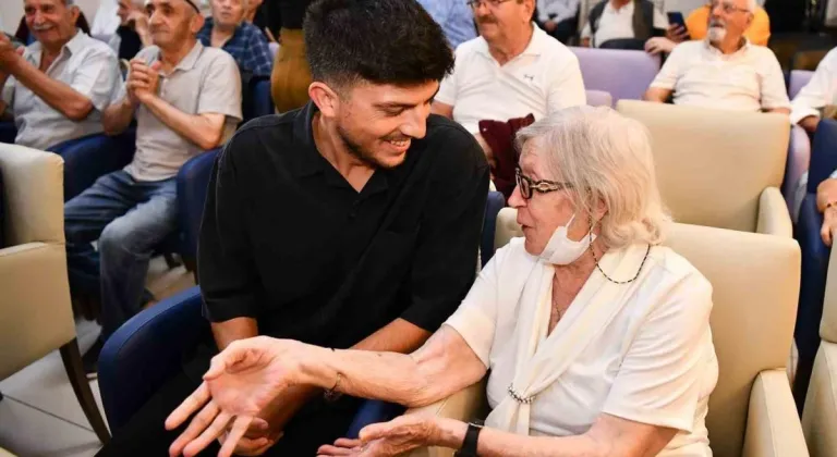 Gençlerle deneyimli vatandaşlar Gençlik Merkezi’nde buluştu