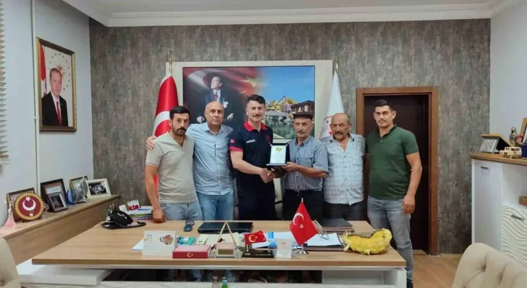 Eskişehir’de Karabuğday Tarla Hasat Günleri: Çiftçilere Teşekkür Plaketi