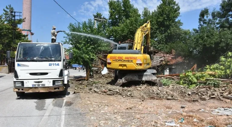 İnönü’de Metruk Evler Yıkılıyor Yerine Parklar Geliyor