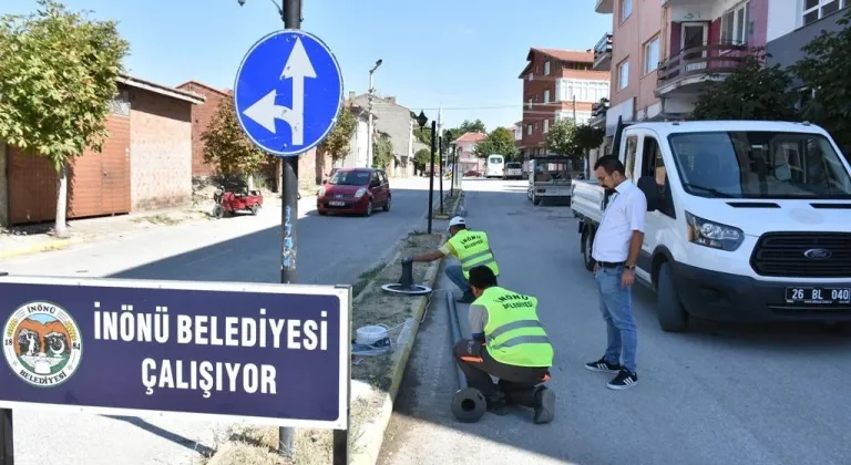 İnönü'de Cadde ve Sokaklar Aydınlatma Çalışmalarıyla Işıldıyor