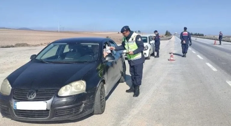 Jandarma ekiplerinden trafik denetimi