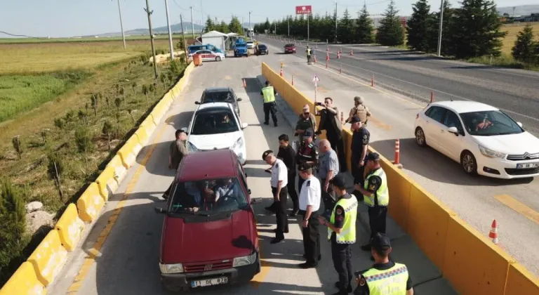 Jandarmadan Eskişehir’e Bayram Öncesi Trafik Kontrolü