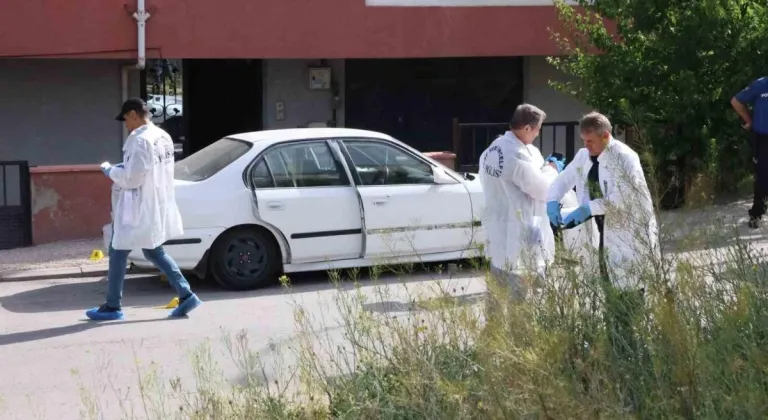 Kızını ve torununu, boşandığı eşine sahip çıktıkları için öldürmüş