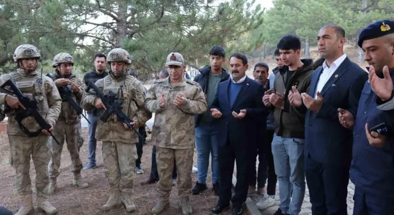 Komandolar Günyüzü ilçesinde arama tarama faaliyeti gerçekleştirdi