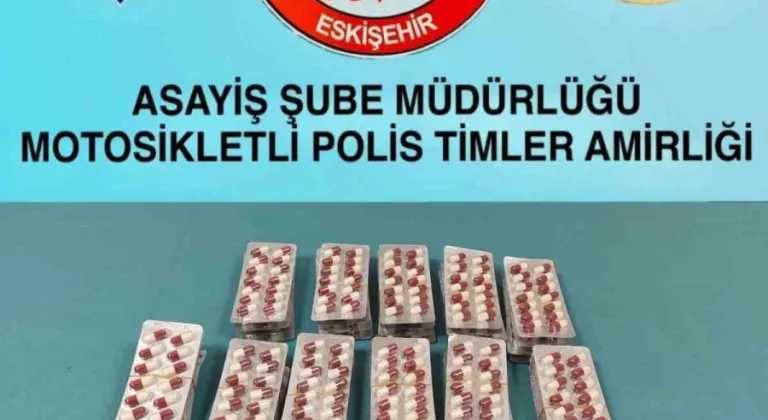 Kontrol amaçlı durdurulan araçtan 885 adet sentetik hap ele geçirildi