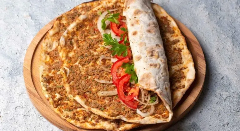 Lahmacun Nerenin Meşhur Yemeğidir?