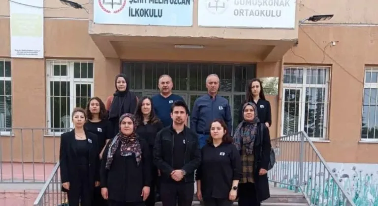 Öğrencisi Tarafından Öldürülen Öğretmen İçin Yas Tuttular