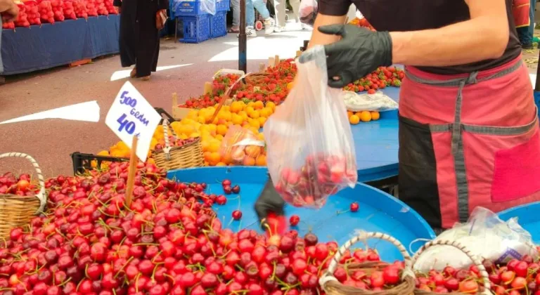 Pazar Tezgahlarına Yaz Geldi