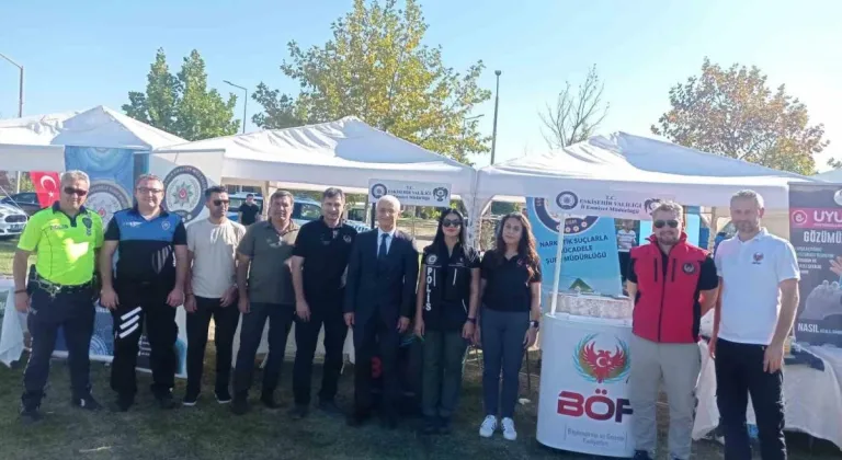 Eskişehir'de Polis Ekipleri Binlerce Üniversiteliyi Bilgilendirdi