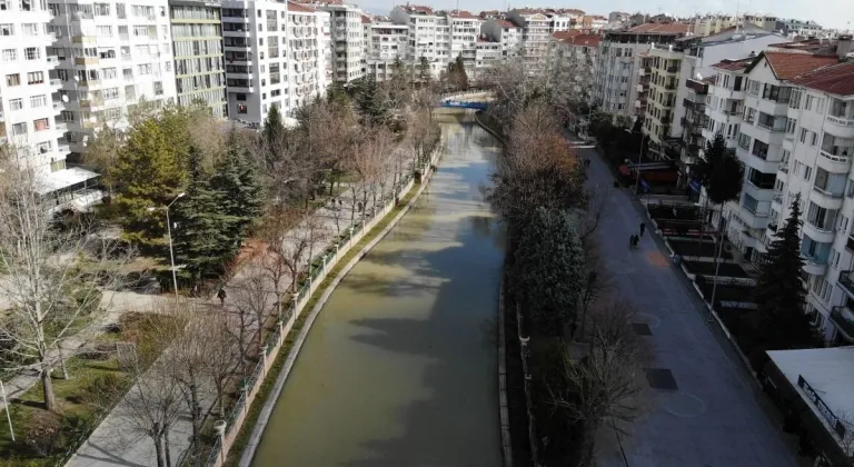 Porsuk Çayı’nın rengi yağışlar sonrası değişti