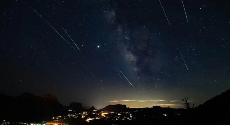 Saniyede 59km Hızla Perseid Meteor Yağmuru Geliyor!