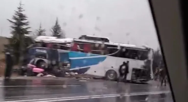 Seyitgazi Yolunda Yolcu Otobüsü Kazası: Çok Sayıda Yaralı