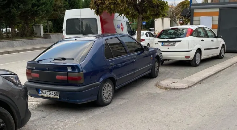 Uygunsuz Araç Parkı Vatandaşların Tepkisini Topladı