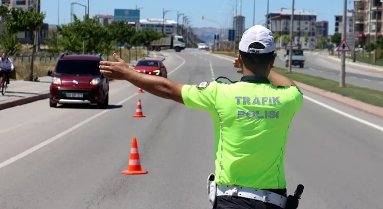 Eskişehir’de Son Bir Haftada 7 Bin 649 Trafik Cezası Kesildi