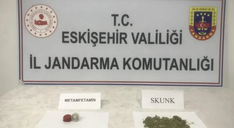 Uyuşturucu Ticareti Yapan 2 Kişi Jandarma Ekiplerince Yakalandı