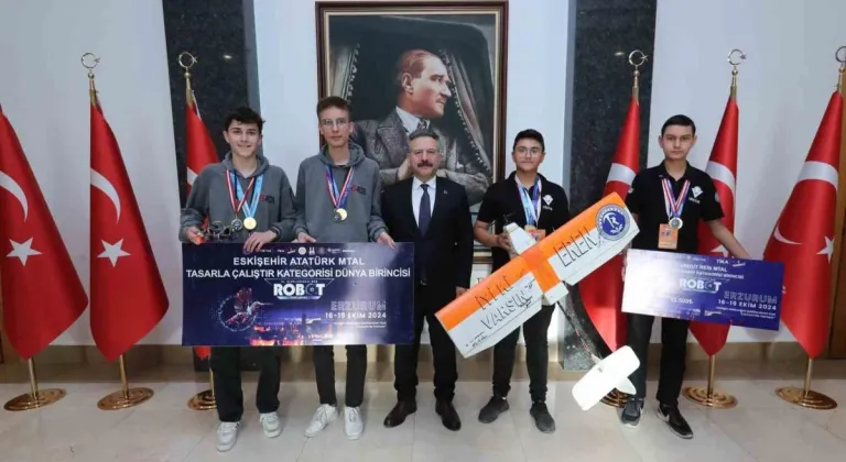 Vali Aksoy, "Uluslararası MEB Robot Yarışması" Dünya Birincilerini Makamında Ağırladı