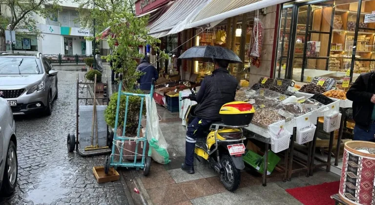 Yağmur Hazırlıksız Yakaladı