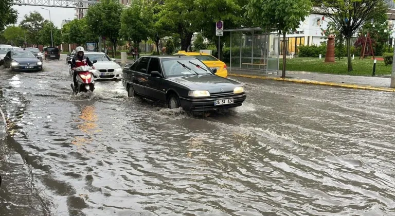 Yağmurun Etkisi Eskişehir’de Büyük Oldu