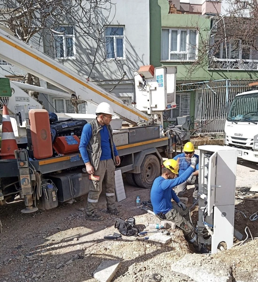 Depremin ilk gününden itibaren 278 OEDAŞ çalışanı gönüllü olarak bölgeye gitti