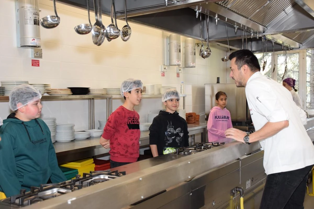 Anadolu Üniversitesi depremden etkilenen çocuklar için “Öğrenelim, Paylaşalım, Hayatla Buluşalım” programı düzenliyor